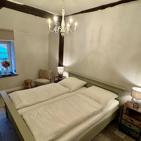 Apartment Oolt Huus I Exklusives Wohnen Im Denkmalgeschuetzten Reetdachhaus